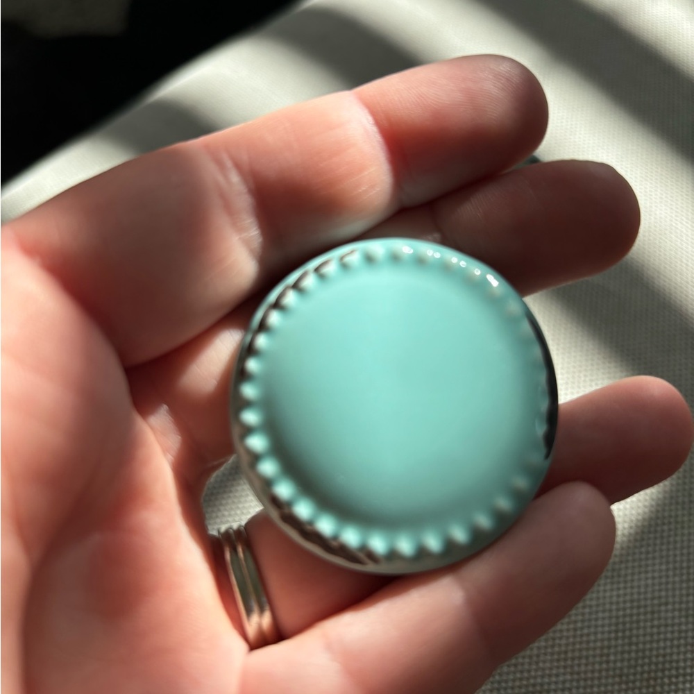 Decorative knobs